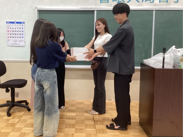 卒業生のお話を聞く画像_4